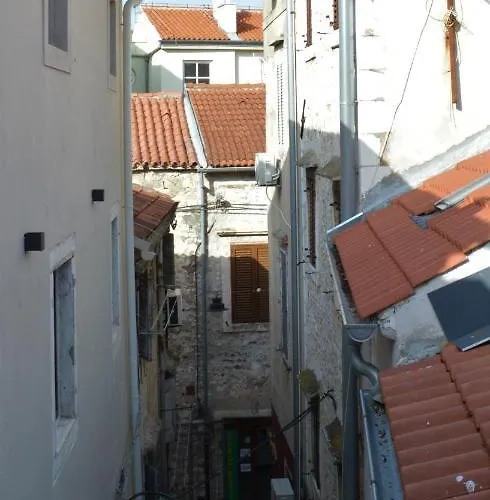 דירה K Old Town Self Check In זאדאר